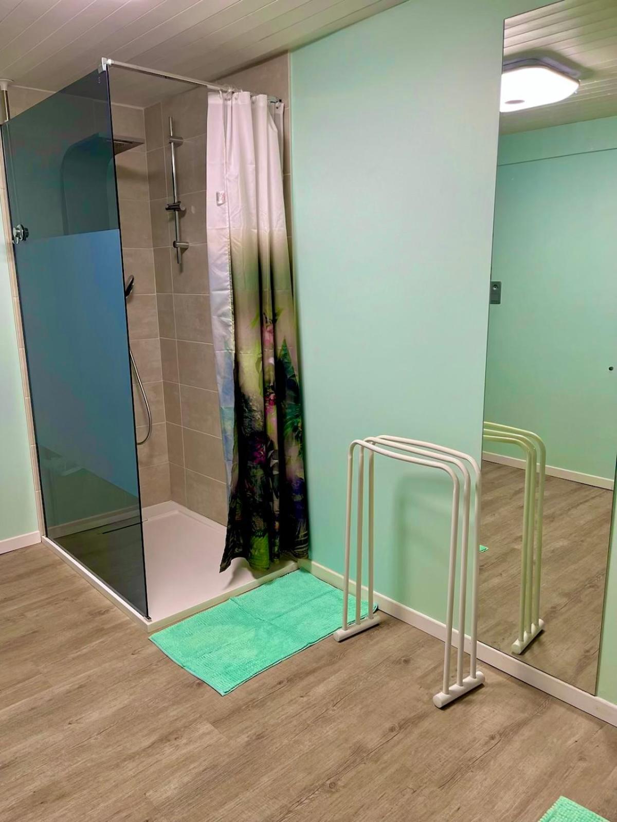 Appartement Dans Maison Familiale 贝勒沃 外观 照片