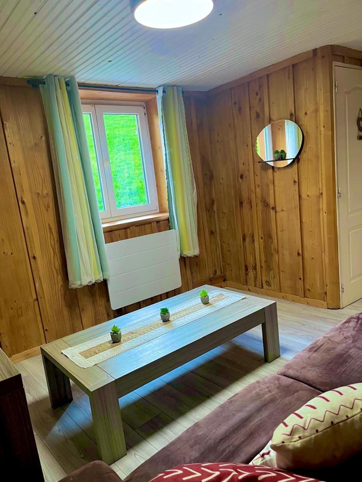 Appartement Dans Maison Familiale 贝勒沃 外观 照片