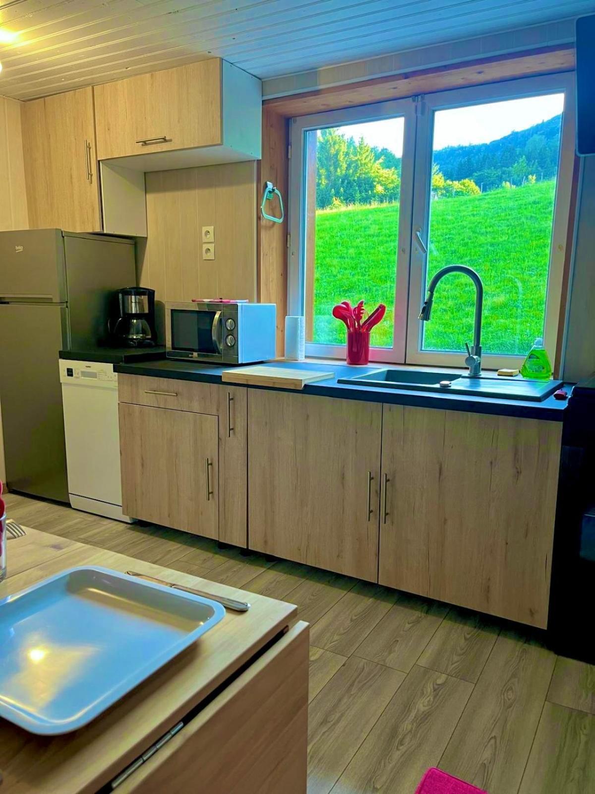 Appartement Dans Maison Familiale 贝勒沃 外观 照片